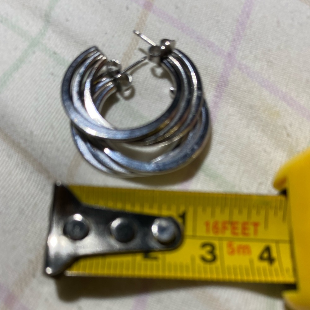 unique hoop shape vintage early 90’s design